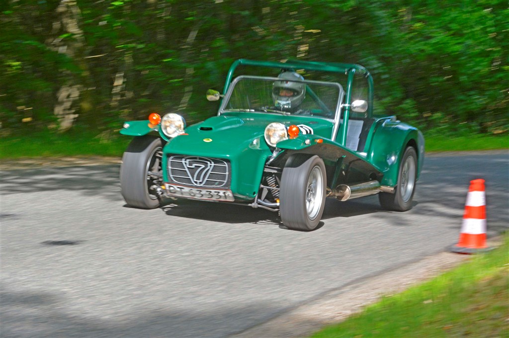 Steen Kjølhede nød det gode forsommervejr med sin Lotus Seven, hvilket gav en 15. plads generelt.
(Foto: Åge Keseler Kirketerp)